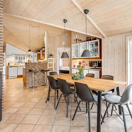 Ronna - 2-2km From The Sea By Interhome *