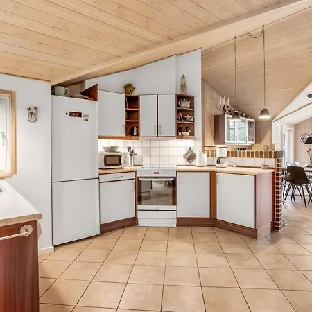 בית נופש Ronna - 2-2km From The Sea By Interhome