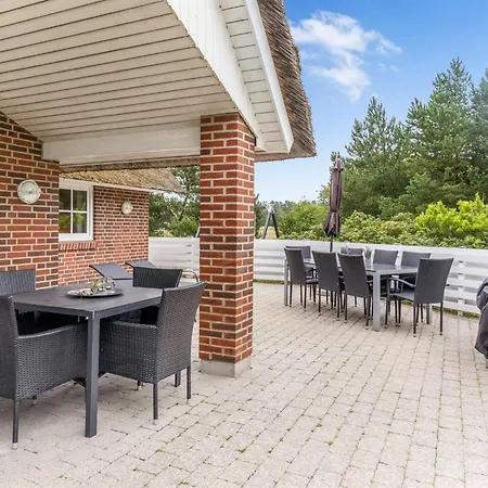 Ronna - 2-2km From The Sea By Interhome