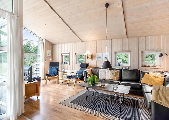 Ronna - 2-2km From The Sea By Interhome