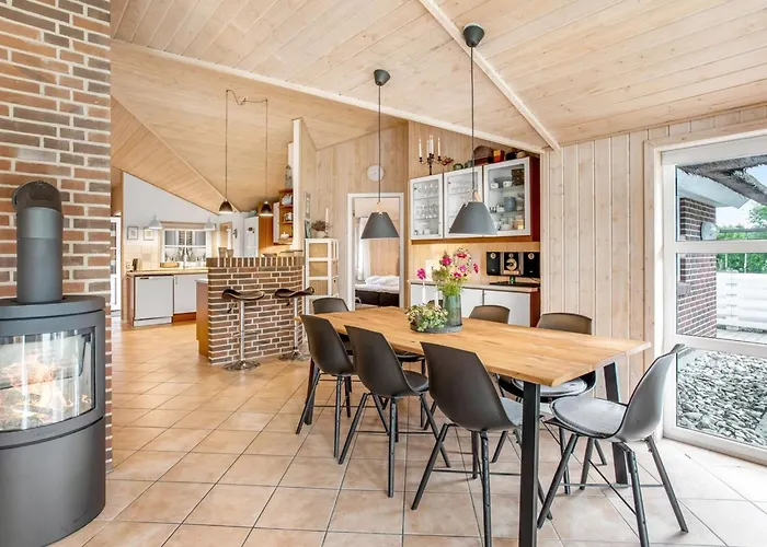 Ronna - 2-2km From The Sea By Interhome *