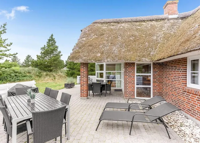 Vakantiehuis Ronna - 2-2km From The Sea By Interhome